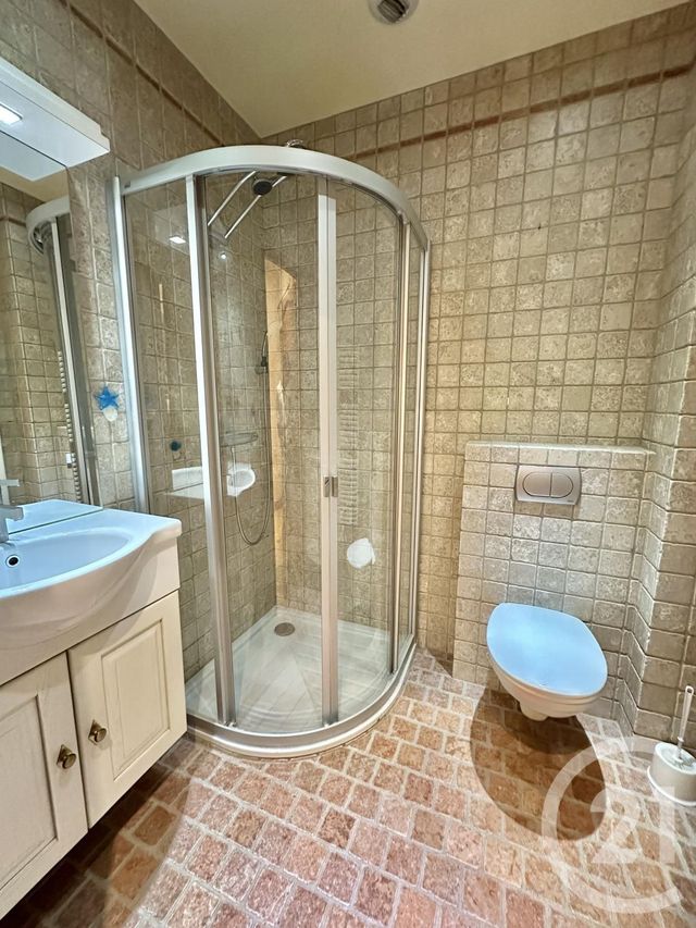 Afficher la photo en grand Appartement F4 à vendre - 4 pièces - 166.77 m2 - MOULINS - 03 - AUVERGNE - Century 21 Pierre Immobilier