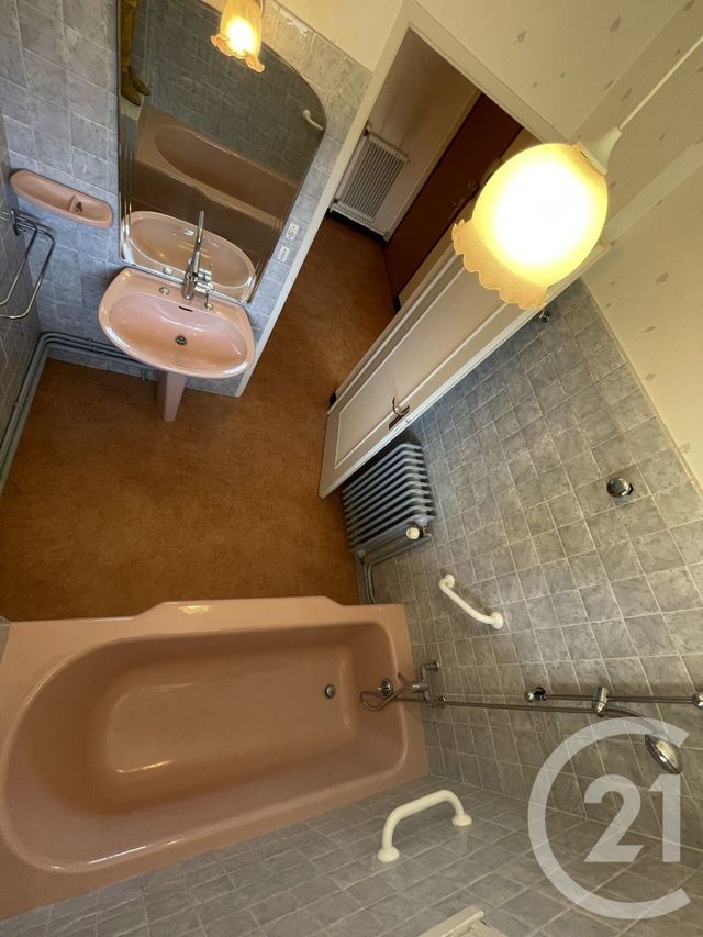 Appartement F4 à vendre - 4 pièces - 88.6 m2 - MOULINS - 03 - AUVERGNE - Century 21 Pierre Immobilier