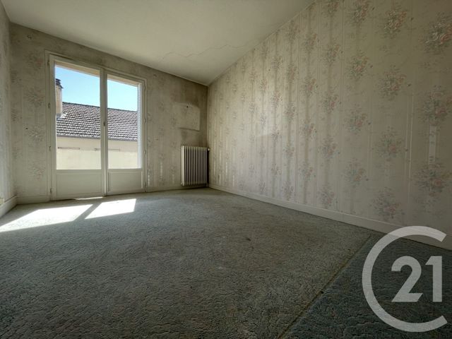 Appartement F4 à vendre - 4 pièces - 88.6 m2 - MOULINS - 03 - AUVERGNE - Century 21 Pierre Immobilier