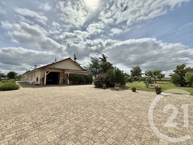 Afficher la photo en grand maison à vendre - 8 pièces - 229.02 m2 - CHEMILLY - 03 - AUVERGNE - Century 21 Pierre Immobilier