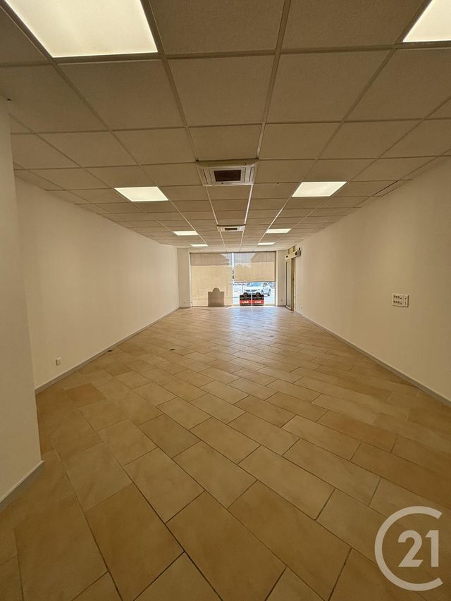 commerce à louer - 55.59 m2 - MOULINS - 03 - AUVERGNE - Century 21 Pierre Immobilier