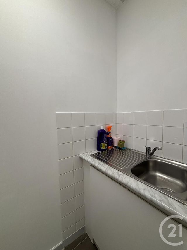 commerce à louer - 55.59 m2 - MOULINS - 03 - AUVERGNE - Century 21 Pierre Immobilier