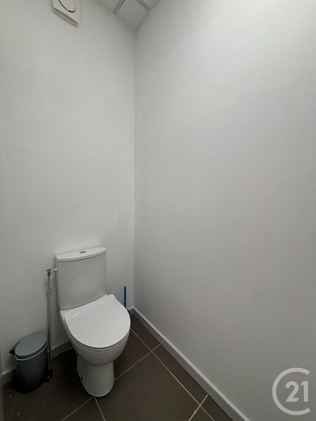 commerce à louer - 55.59 m2 - MOULINS - 03 - AUVERGNE - Century 21 Pierre Immobilier