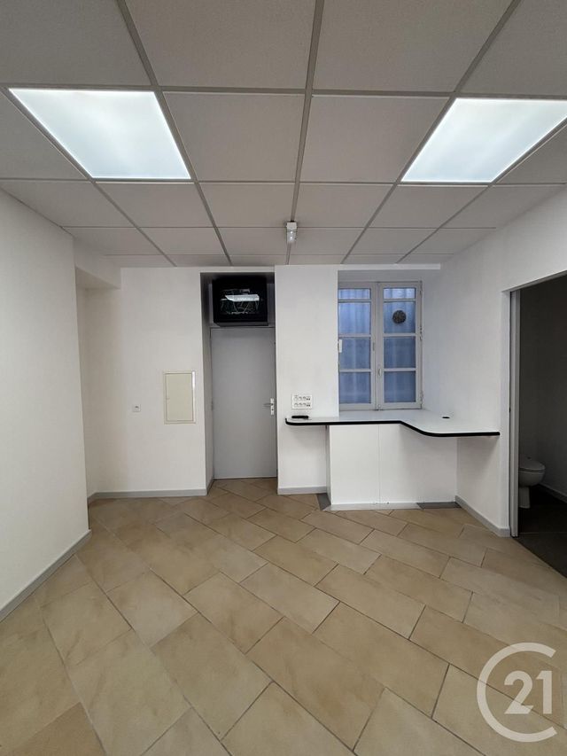 commerce à louer - 55.59 m2 - MOULINS - 03 - AUVERGNE - Century 21 Pierre Immobilier