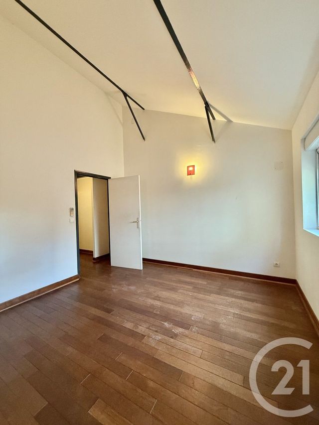 Appartement Loft à louer - 3 pièces - 77.2 m2 - MOULINS - 03 - AUVERGNE - Century 21 Pierre Immobilier