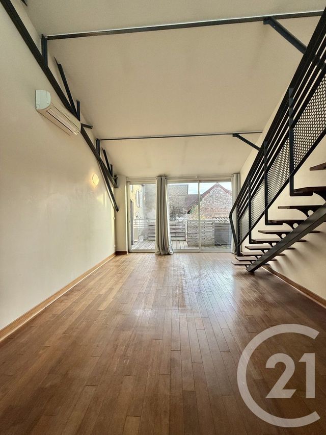 Appartement Loft à louer - 3 pièces - 77.2 m2 - MOULINS - 03 - AUVERGNE - Century 21 Pierre Immobilier