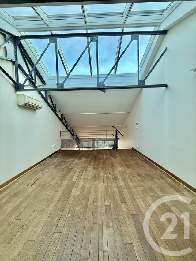Appartement Loft à louer - 3 pièces - 77.2 m2 - MOULINS - 03 - AUVERGNE - Century 21 Pierre Immobilier