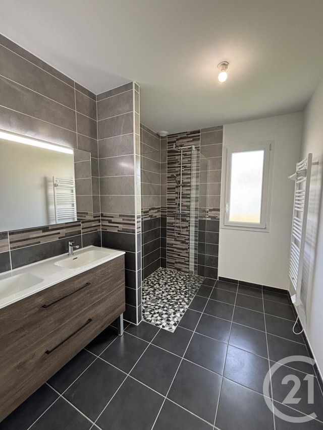 maison à louer - 4 pièces - 96.5 m2 - YZEURE - 03 - AUVERGNE - Century 21 Pierre Immobilier