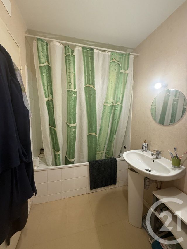 Appartement F3 à vendre - 4 pièces - 63.68 m2 - YZEURE - 03 - AUVERGNE - Century 21 Pierre Immobilier