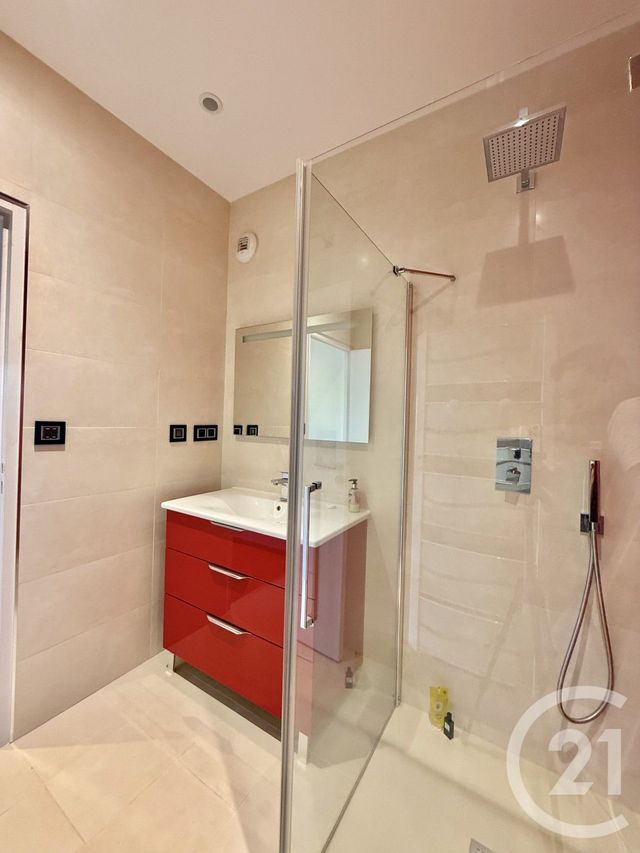 Appartement F4 à louer - 4 pièces - 181.9 m2 - MOULINS - 03 - AUVERGNE - Century 21 Pierre Immobilier