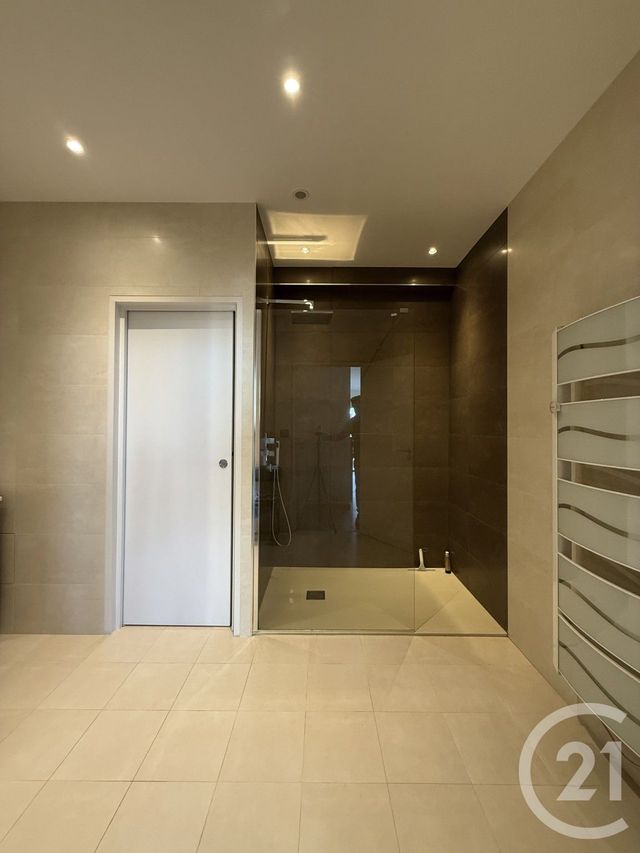 Appartement F4 à louer - 4 pièces - 181.9 m2 - MOULINS - 03 - AUVERGNE - Century 21 Pierre Immobilier