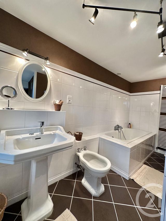 maison à vendre - 10 pièces - 221.0 m2 - DOMPIERRE SUR BESBRE - 03 - AUVERGNE - Century 21 Pierre Immobilier