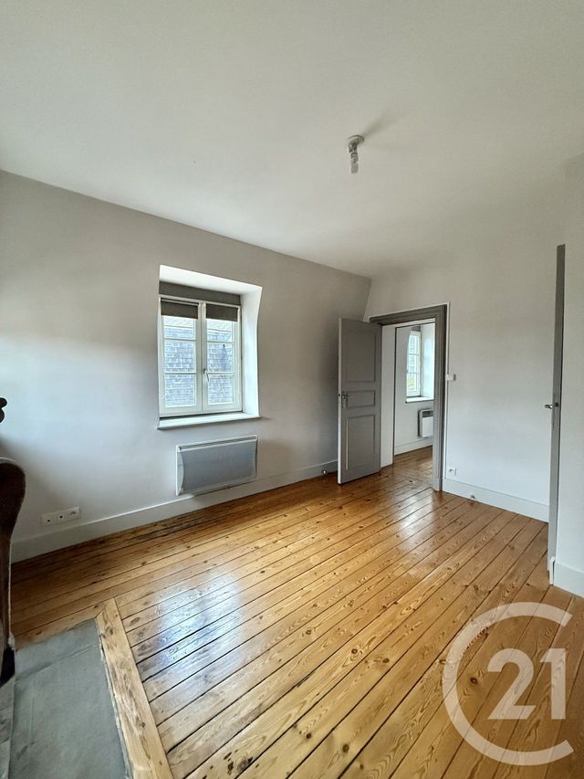 Appartement F3 à louer - 3 pièces - 91.4 m2 - MOULINS - 03 - AUVERGNE - Century 21 Pierre Immobilier