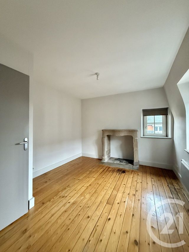 Appartement F3 à louer - 3 pièces - 91.4 m2 - MOULINS - 03 - AUVERGNE - Century 21 Pierre Immobilier