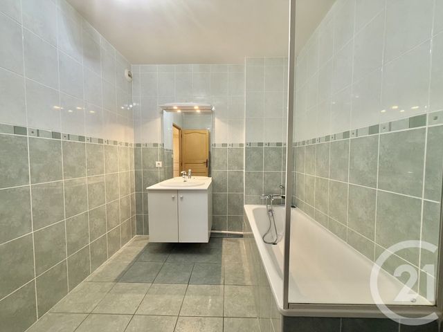 Appartement F4 à vendre - 5 pièces - 101.2 m2 - YZEURE - 03 - AUVERGNE - Century 21 Pierre Immobilier