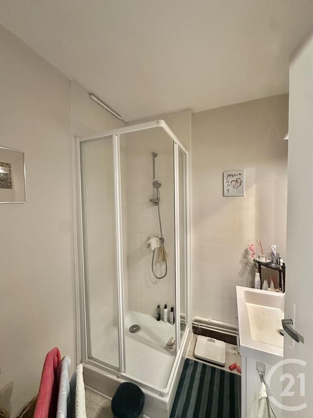 Appartement F4 à louer - 4 pièces - 62.76 m2 - MOULINS - 03 - AUVERGNE - Century 21 Pierre Immobilier