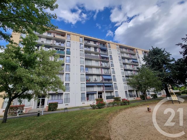 Appartement F3 à vendre - 3 pièces - 76.26 m2 - MOULINS - 03 - AUVERGNE - Century 21 Pierre Immobilier