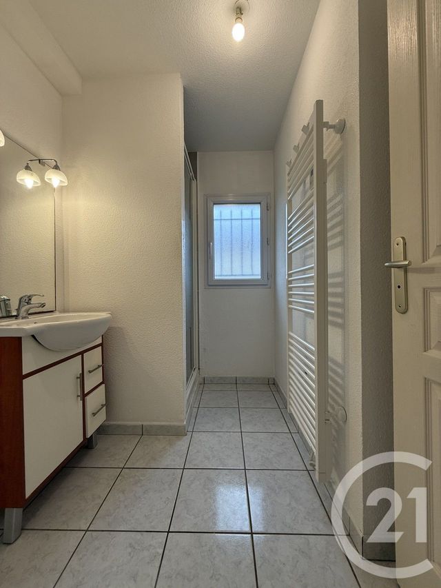 Appartement F2 à louer - 2 pièces - 39.2 m2 - SOUVIGNY - 03 - AUVERGNE - Century 21 Pierre Immobilier