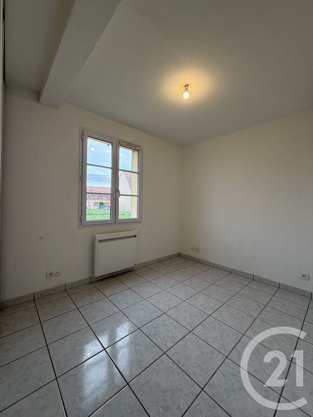 Appartement F2 à louer - 2 pièces - 39.2 m2 - SOUVIGNY - 03 - AUVERGNE - Century 21 Pierre Immobilier