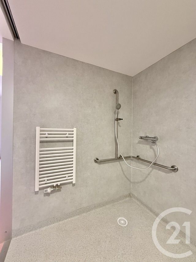Appartement F1 à louer - 1 pièce - 24.1 m2 - MOULINS - 03 - AUVERGNE - Century 21 Pierre Immobilier