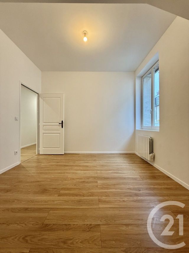Appartement F3 à louer - 3 pièces - 86.45 m2 - MOULINS - 03 - AUVERGNE - Century 21 Pierre Immobilier