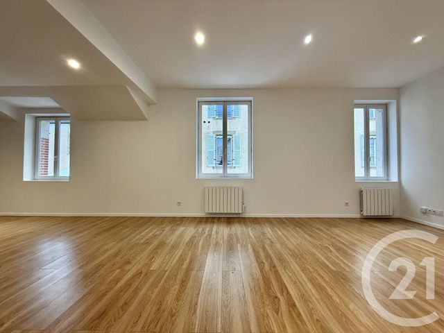 Appartement F3 à louer - 3 pièces - 86.45 m2 - MOULINS - 03 - AUVERGNE - Century 21 Pierre Immobilier