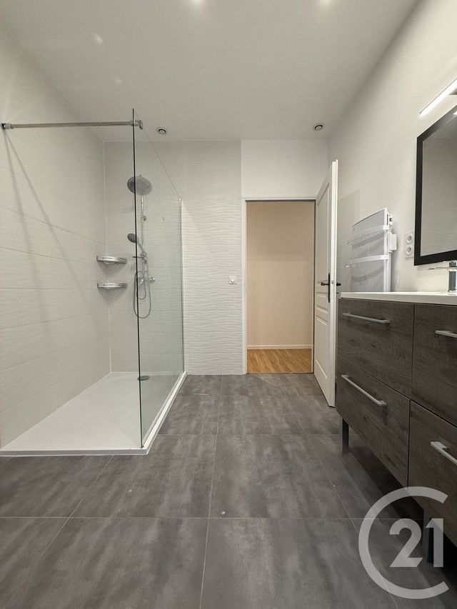 Appartement F3 à louer - 3 pièces - 86.45 m2 - MOULINS - 03 - AUVERGNE - Century 21 Pierre Immobilier