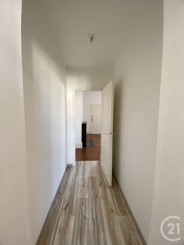 Appartement F2 à louer - 2 pièces - 54.0 m2 - MOULINS - 03 - AUVERGNE - Century 21 Pierre Immobilier
