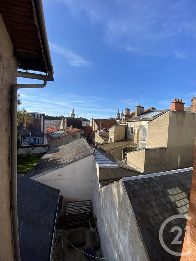 Appartement F2 à louer - 2 pièces - 54.0 m2 - MOULINS - 03 - AUVERGNE - Century 21 Pierre Immobilier