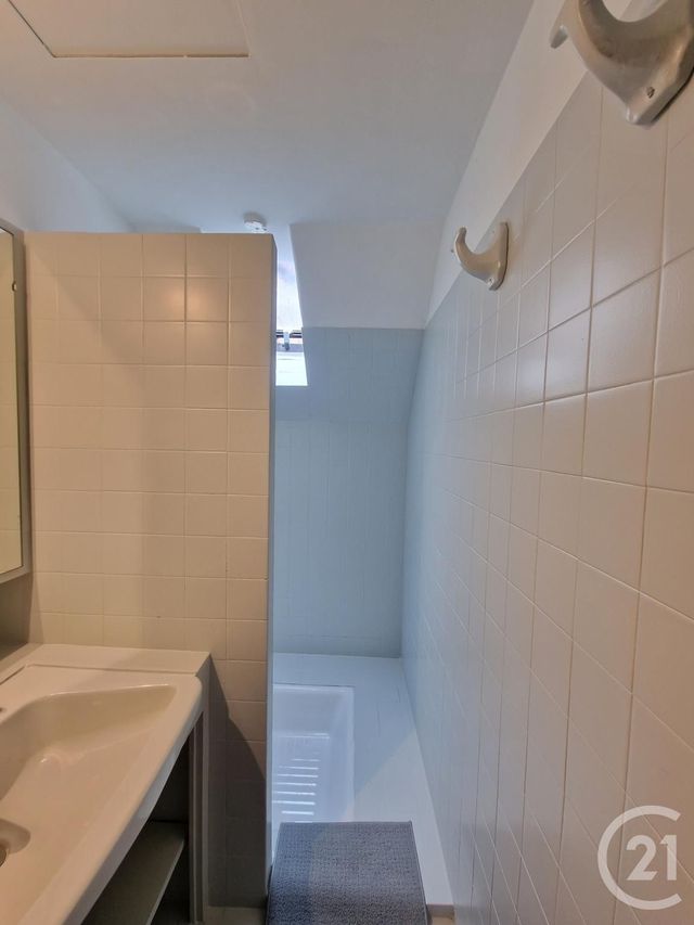 Appartement F1 à louer - 1 pièce - 17.1 m2 - MOULINS - 03 - AUVERGNE - Century 21 Pierre Immobilier