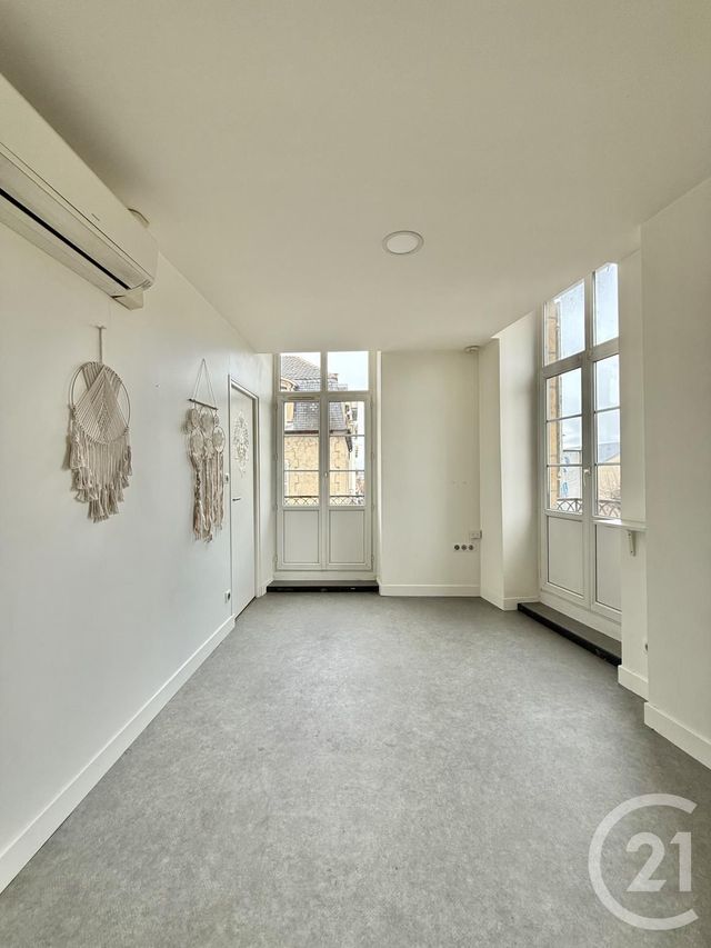 Appartement à louer - 2 pièces - 35.0 m2 - MOULINS - 03 - AUVERGNE - Century 21 Pierre Immobilier