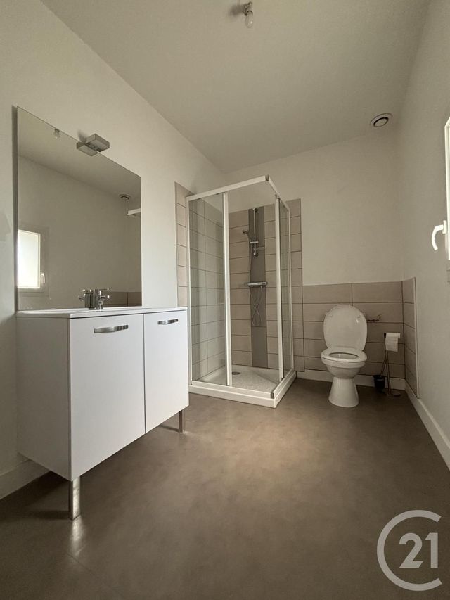 Appartement F2 à louer - 2 pièces - 42.2 m2 - MOULINS - 03 - AUVERGNE - Century 21 Pierre Immobilier