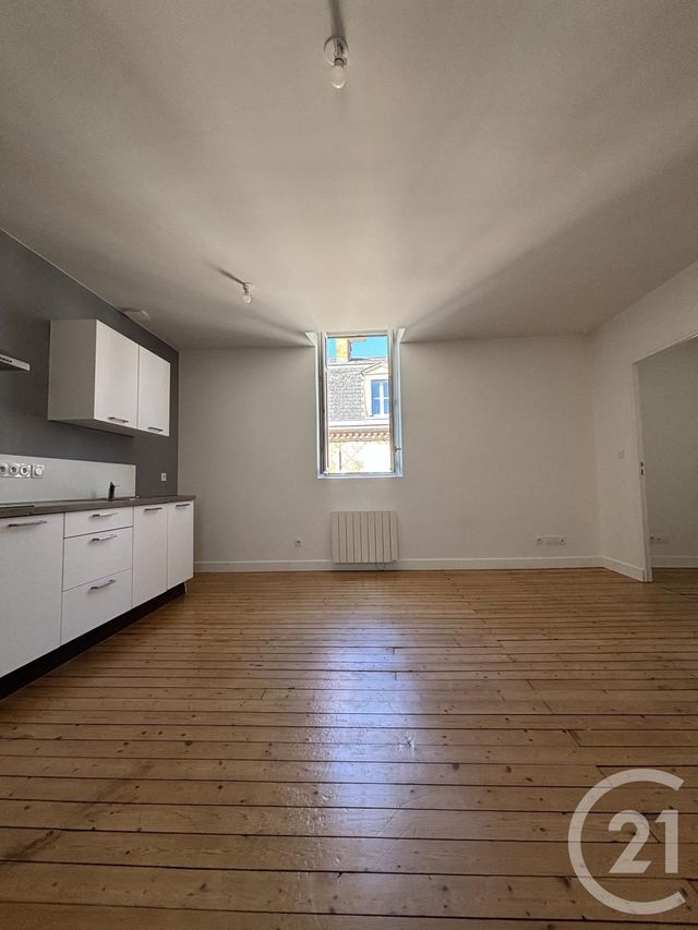 Appartement F2 à louer - 2 pièces - 42.2 m2 - MOULINS - 03 - AUVERGNE - Century 21 Pierre Immobilier