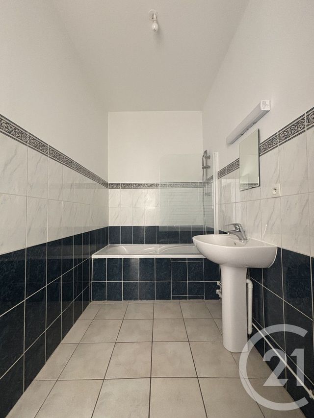 Appartement F2 à louer - 2 pièces - 39.71 m2 - MOULINS - 03 - AUVERGNE - Century 21 Pierre Immobilier