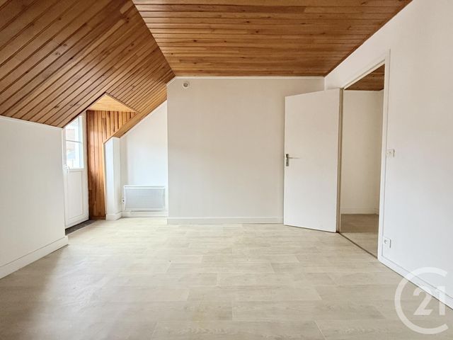 Appartement F2 à louer - 2 pièces - 44.0 m2 - MOULINS - 03 - AUVERGNE - Century 21 Pierre Immobilier