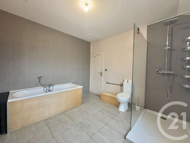 maison à louer - 4 pièces - 110.0 m2 - YZEURE - 03 - AUVERGNE - Century 21 Pierre Immobilier