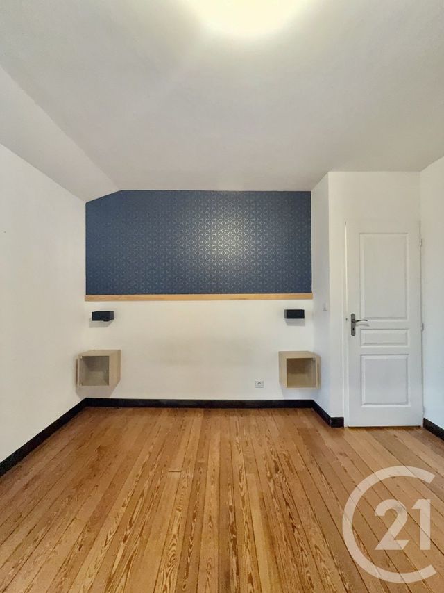 maison à louer - 4 pièces - 110.0 m2 - YZEURE - 03 - AUVERGNE - Century 21 Pierre Immobilier