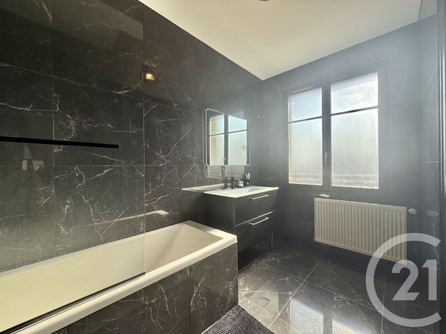 Appartement à vendre - 4 pièces - 100.0 m2 - MOULINS - 03 - AUVERGNE - Century 21 Pierre Immobilier