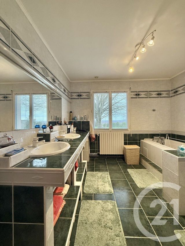 maison à louer - 7 pièces - 201.6 m2 - TOULON SUR ALLIER - 03 - AUVERGNE - Century 21 Pierre Immobilier