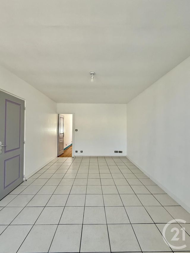 Appartement F3 à louer - 3 pièces - 68.24 m2 - MOULINS - 03 - AUVERGNE - Century 21 Pierre Immobilier