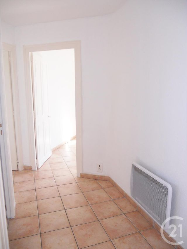 Appartement F2 à louer - 2 pièces - 44.0 m2 - MOULINS - 03 - AUVERGNE - Century 21 Pierre Immobilier
