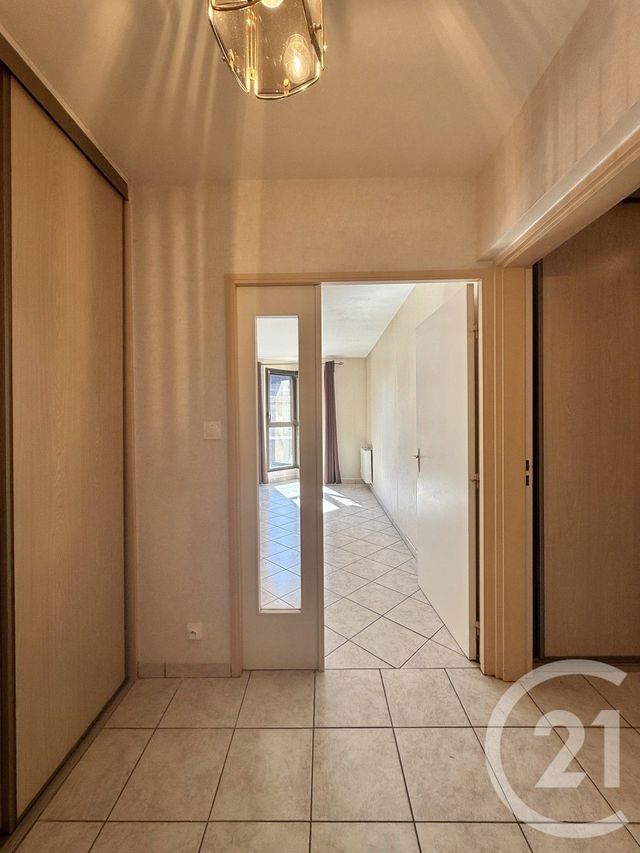 Appartement F3 à louer - 3 pièces - 76.42 m2 - MOULINS - 03 - AUVERGNE - Century 21 Pierre Immobilier