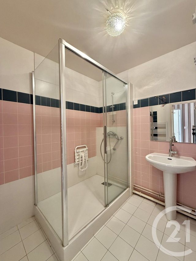 Appartement F3 à louer - 3 pièces - 76.42 m2 - MOULINS - 03 - AUVERGNE - Century 21 Pierre Immobilier