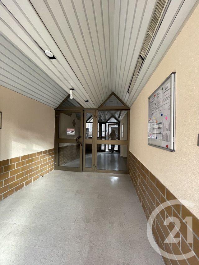 Appartement F3 à louer - 3 pièces - 76.42 m2 - MOULINS - 03 - AUVERGNE - Century 21 Pierre Immobilier