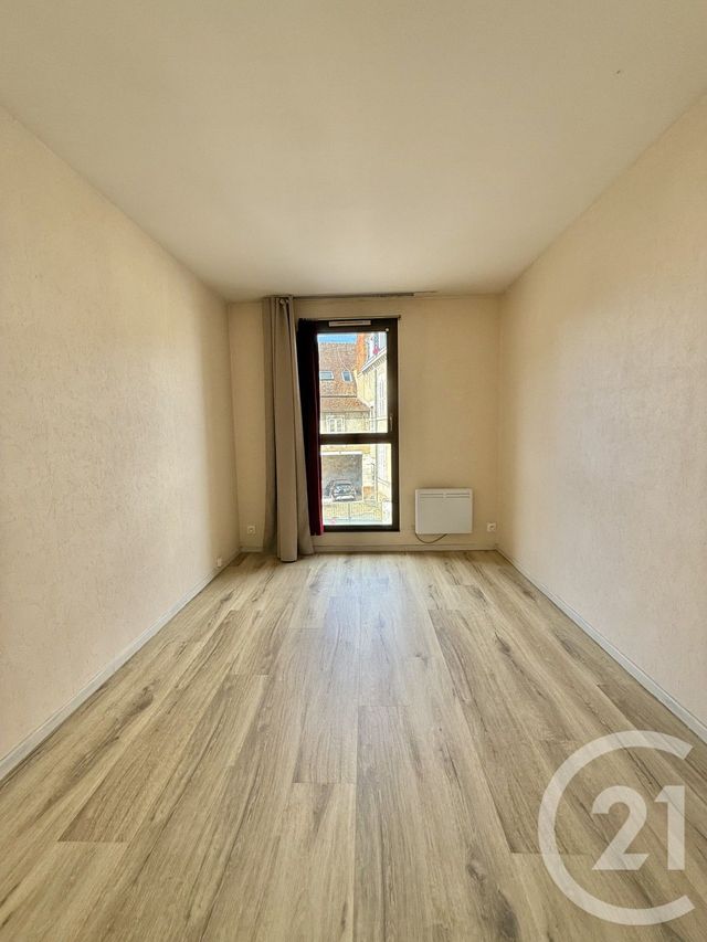 Appartement F3 à louer - 3 pièces - 76.42 m2 - MOULINS - 03 - AUVERGNE - Century 21 Pierre Immobilier