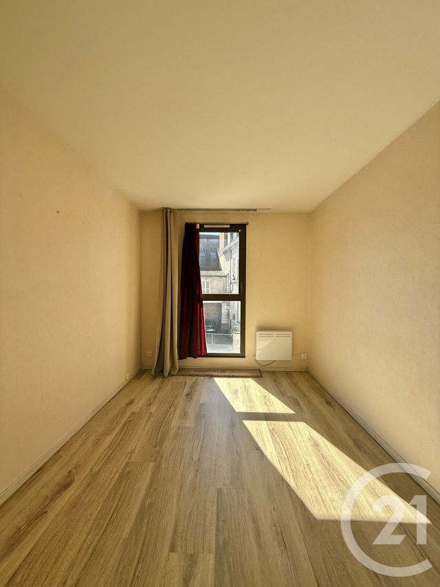 Appartement F3 à louer - 3 pièces - 76.42 m2 - MOULINS - 03 - AUVERGNE - Century 21 Pierre Immobilier