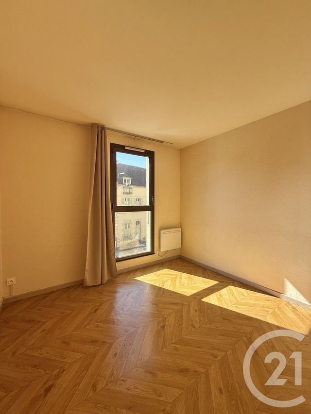 Appartement F3 à louer - 3 pièces - 76.42 m2 - MOULINS - 03 - AUVERGNE - Century 21 Pierre Immobilier