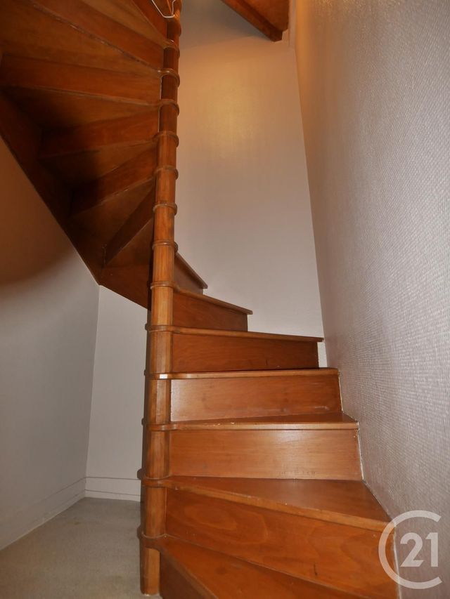 Appartement F3 à louer - 3 pièces - 99.1 m2 - MOULINS - 03 - AUVERGNE - Century 21 Pierre Immobilier