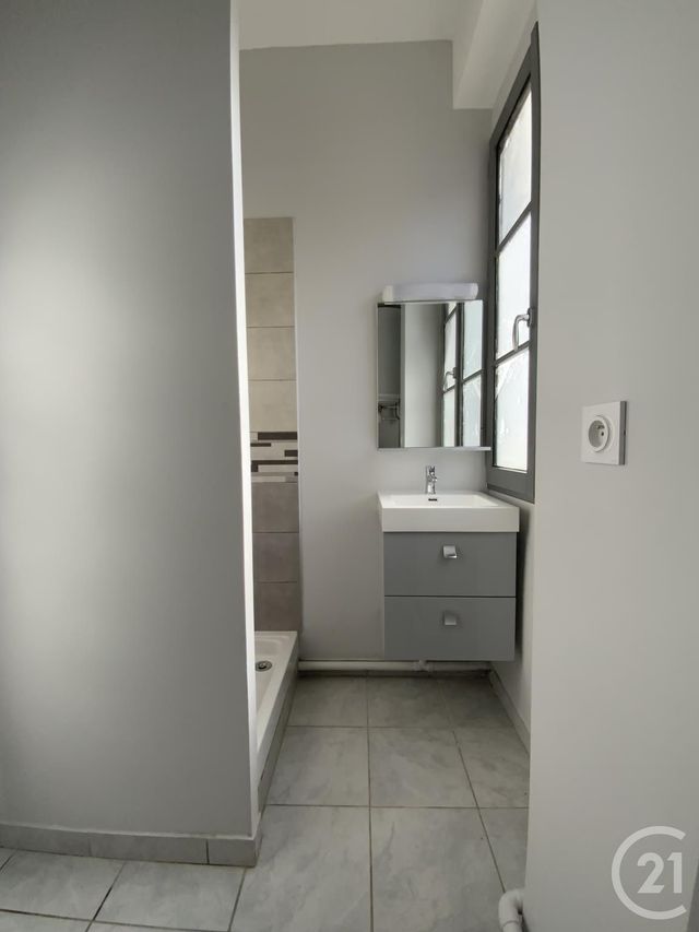 Appartement F2 à louer - 2 pièces - 33.65 m2 - MOULINS - 03 - AUVERGNE - Century 21 Pierre Immobilier