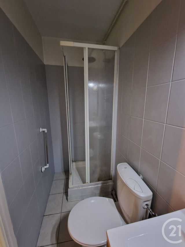 Appartement F1 à louer - 1 pièce - 34.0 m2 - MOULINS - 03 - AUVERGNE - Century 21 Pierre Immobilier